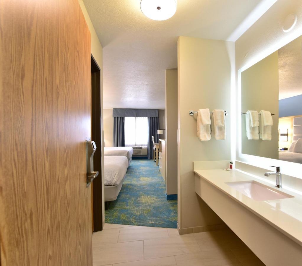 Days Inn By Wyndham Springville Exteriér fotografie
