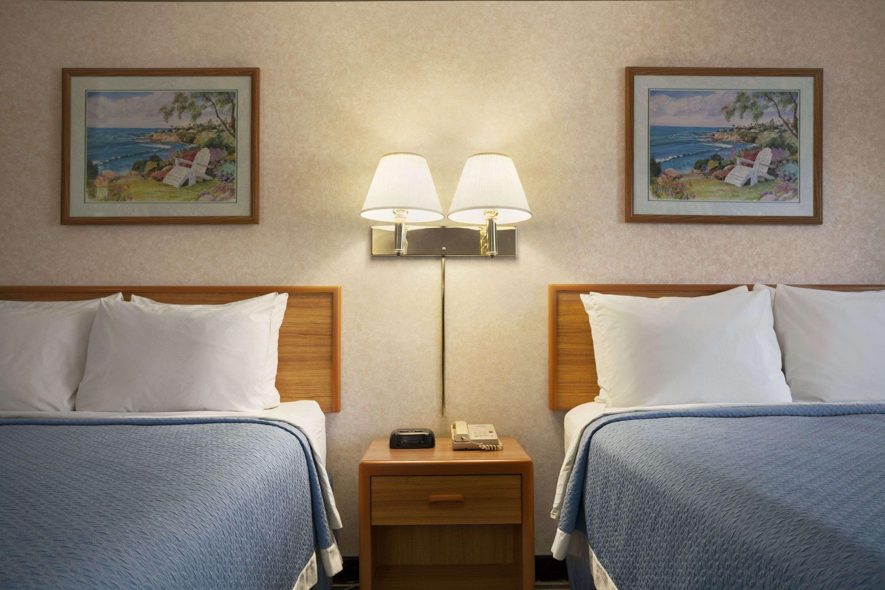 Days Inn By Wyndham Springville Exteriér fotografie