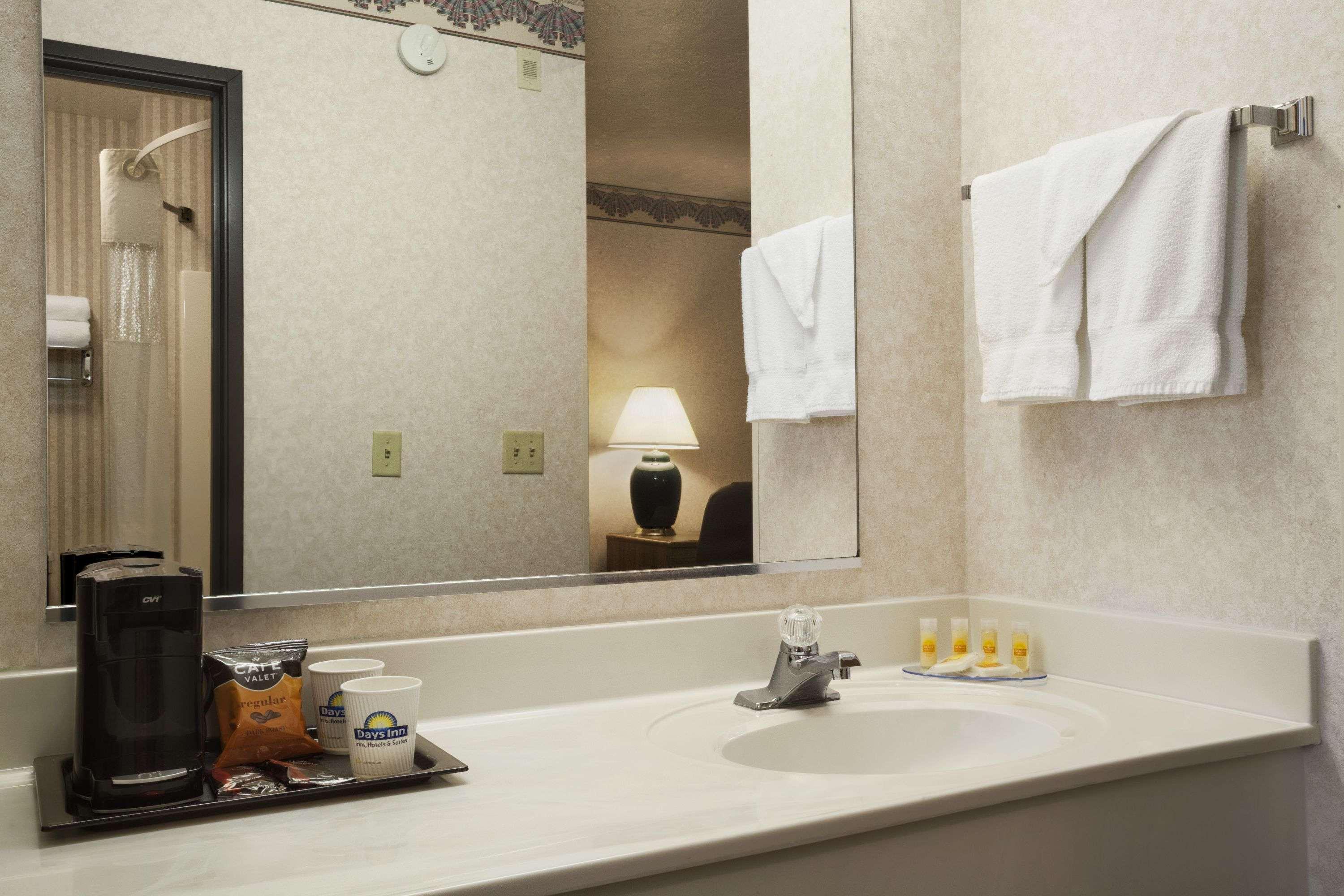 Days Inn By Wyndham Springville Exteriér fotografie