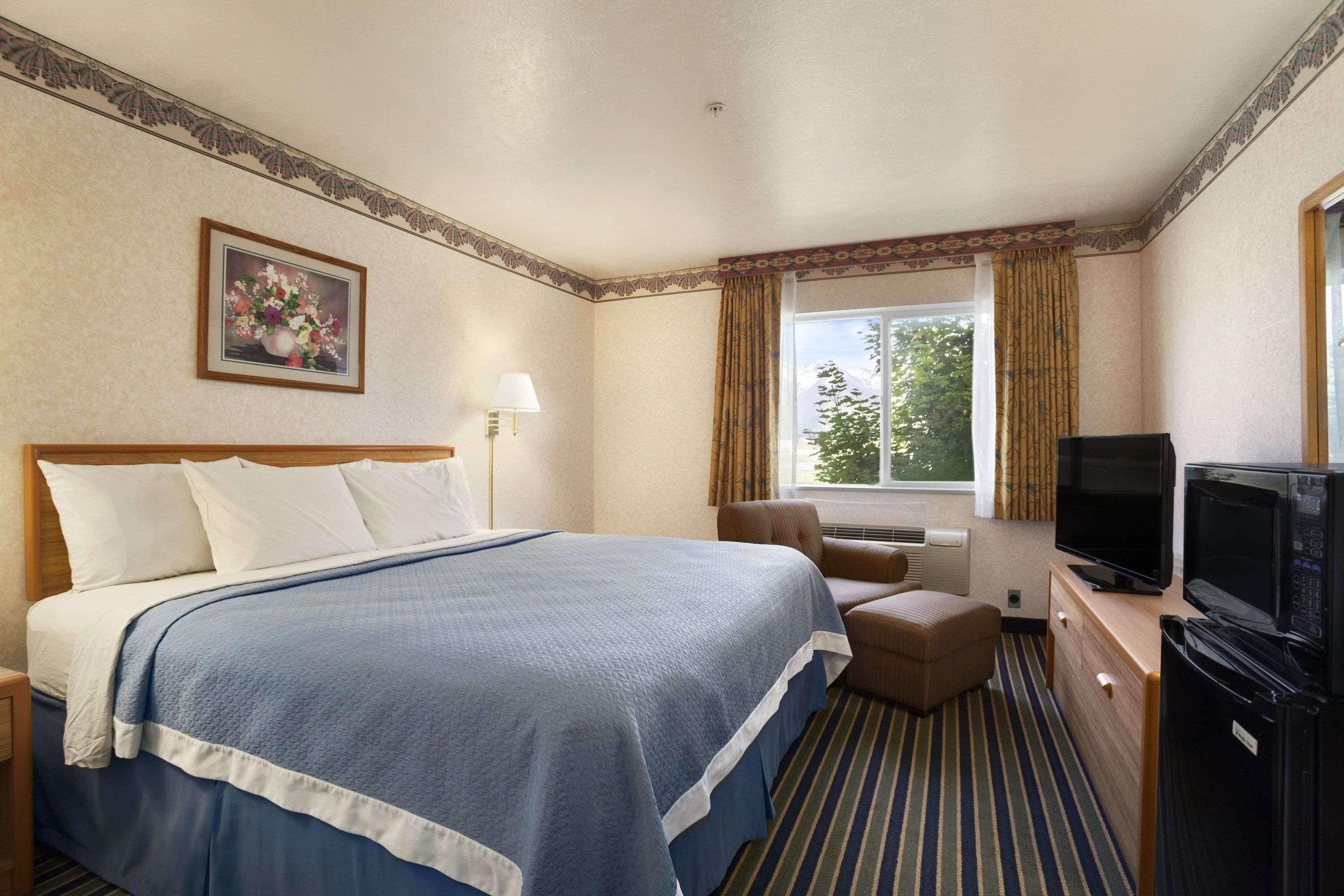 Days Inn By Wyndham Springville Exteriér fotografie