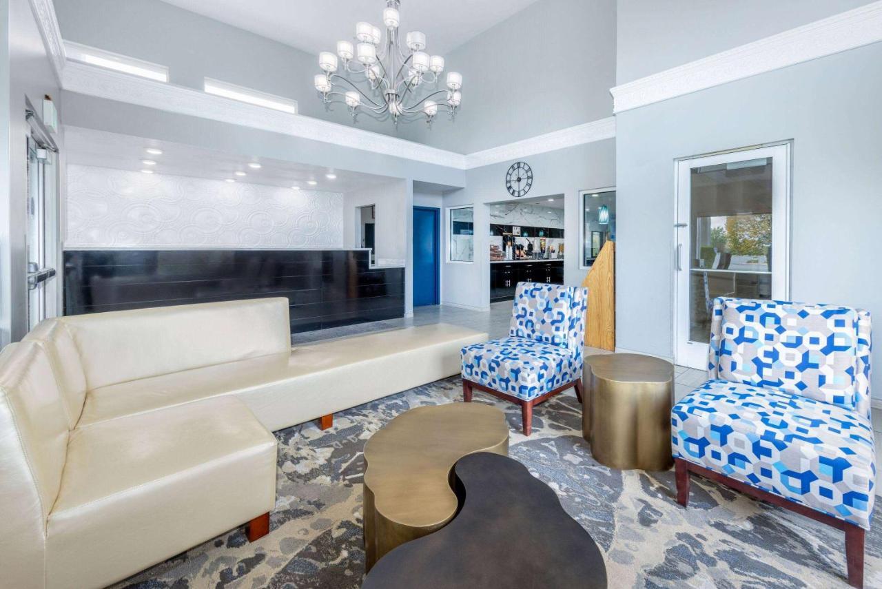 Days Inn By Wyndham Springville Exteriér fotografie