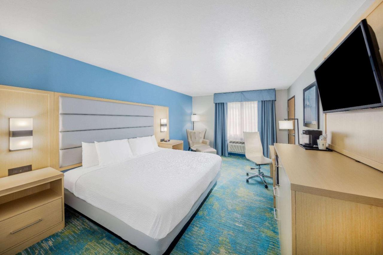 Days Inn By Wyndham Springville Exteriér fotografie