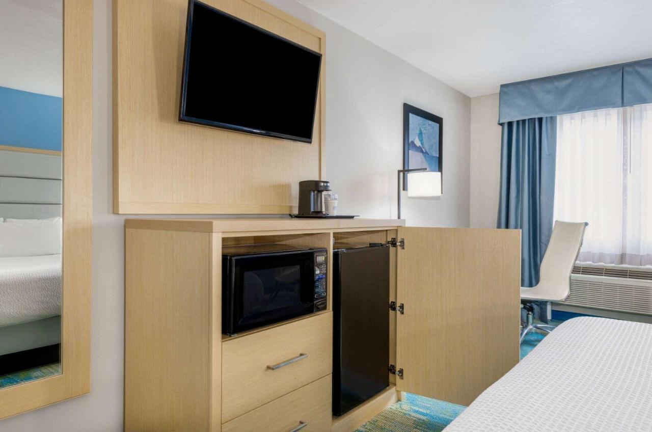 Days Inn By Wyndham Springville Exteriér fotografie