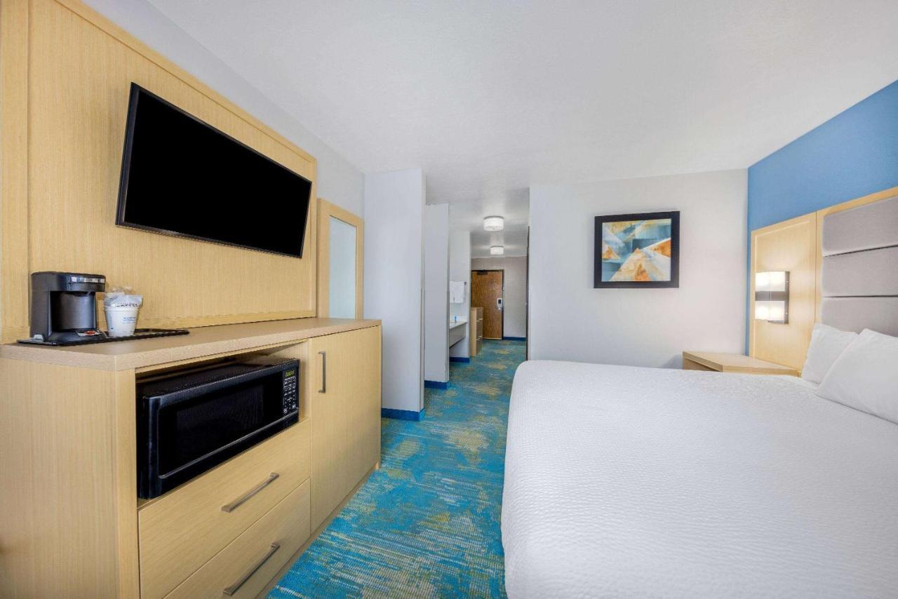 Days Inn By Wyndham Springville Exteriér fotografie