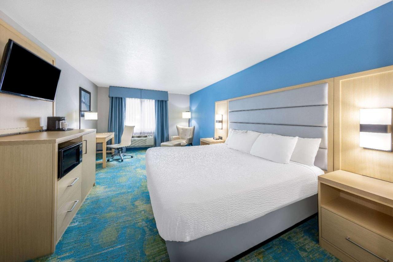 Days Inn By Wyndham Springville Exteriér fotografie