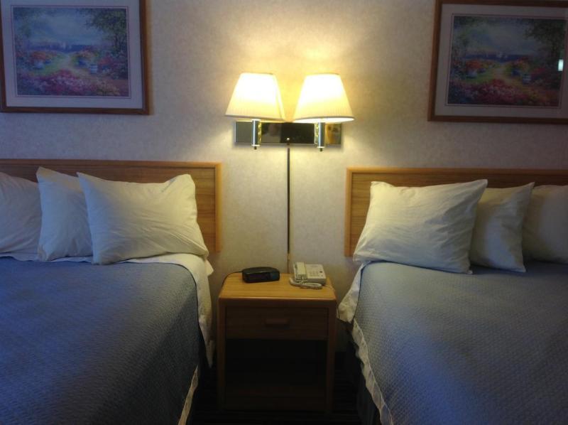 Days Inn By Wyndham Springville Exteriér fotografie