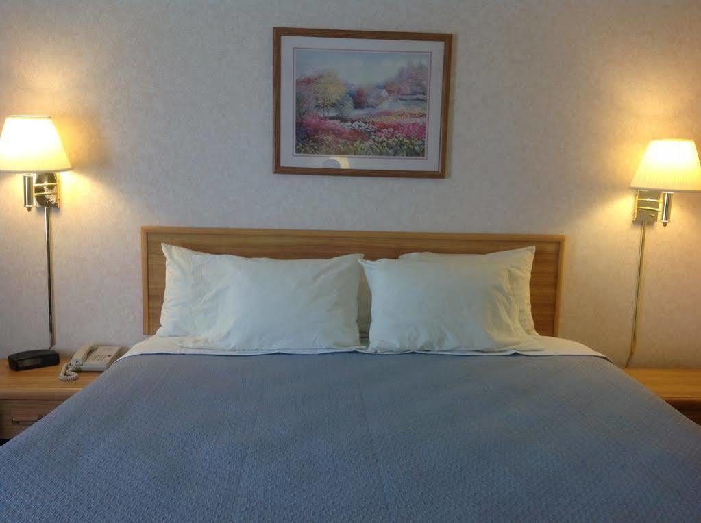 Days Inn By Wyndham Springville Exteriér fotografie